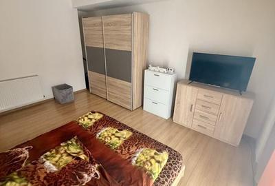 Langa ESO. Decomandat. Etaj 1. - 4