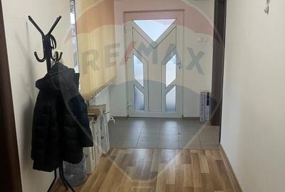 Casă / Vilă cu 4 camere de închiriat în zona Andrei Muresanu - 2