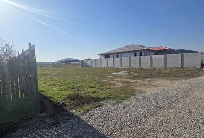 Teren de 476 mp, în Exterior Vest - 2