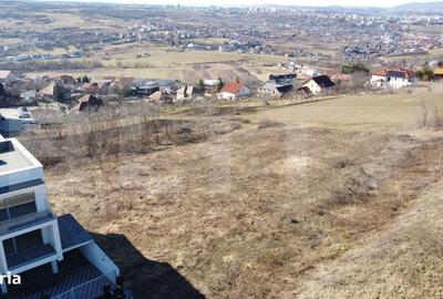 Teren de 2900 mp, în Borhanci