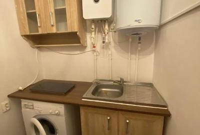 Garsonieră decomandată în Universitate - 2