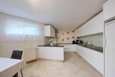 Casă individuală cu 8 camere cu Canalizare în Livezeni - 4