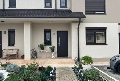 Duplex cu 4 camere cu Canalizare în Corbeanca - 1