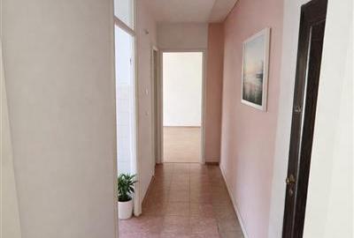 Apartament cu 3 camere semidecomandat în Calea București - 4