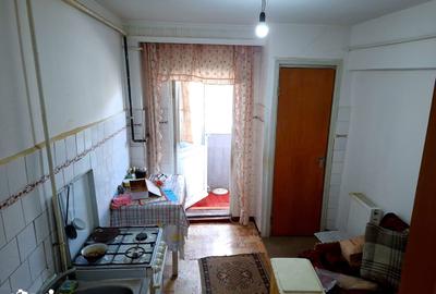 Apartament cu 3 camere decomandat în Exercițiu - 12
