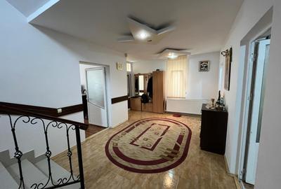 Casă cu 6 camere cu Teren 300 Mp în Central - 4