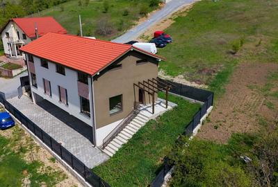 Casă cu 4 camere cu Teren 200 Mp în Iris - 10