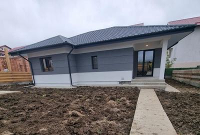 Vând casă individuală cu 500 mp teren Miroslava-Horpaz - 2