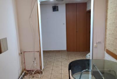 Apartament cu 3 camere semidecomandat, mobilat în Rahova - 3