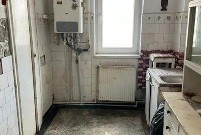 Apartament cu 3 camere semidecomandat în Central - 3