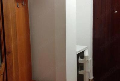 Garsonieră semidecomandată în Democrației - 2