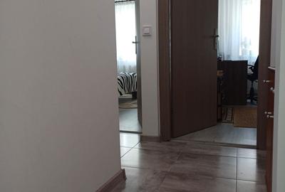 Apartament cu 3 camere decomandat în 1 Mai - 7