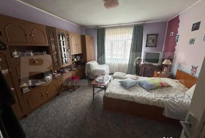 Casă cu 6 camere cu Teren 719 Mp în 14 Mai - 2