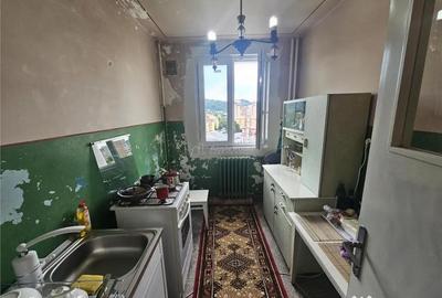 Apartament cu 2 camere semidecomandat în Micro I - 8