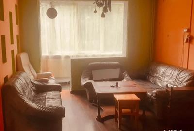 Apartament cu 3 camere la Brad jud Hd - 1