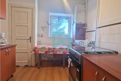 Apartament cu 2 camere nedecomandat în Tractorul - 5