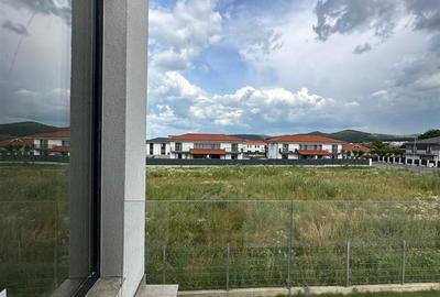 Casă cu 4 camere în Florești