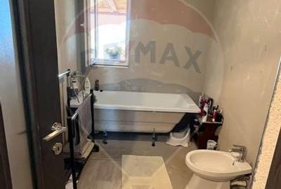 Casă / Vilă cu 4 camere de vânzare - 8