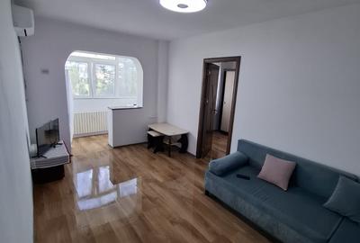 Apartament cu 3 camere semidecomandat în Tomis Nord