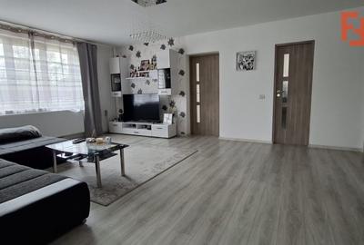 Casă individuală cu 3 camere cu Canalizare în Sânmihaiu Român - 2