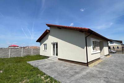 Casă individuală cu 4 camere cu Canalizare în Moșnița Nouă - 2