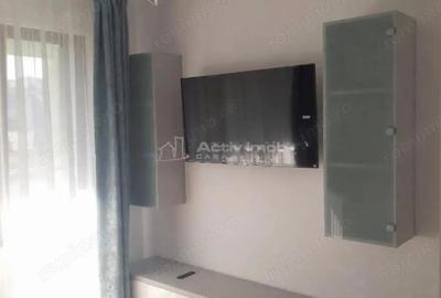 Apartament cu 3 camere decomandat în Titan