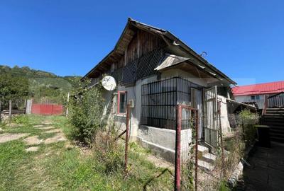 Casa de vanzare, cu 2 camere, 67 mp utili, teren 2.219 mp ? - 1