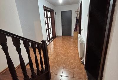 Casă cu 5 camere cu Teren 500 Mp în Malu - 5