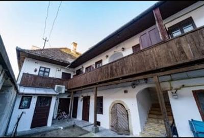 Cladire istorica cu 9 apartamente, 774mp utili, ULTRACENTRAL