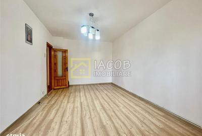 Apartament cu 3 camere decomandat în Coman - 10