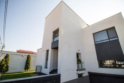 Casă individuală cu 15 camere în Nord