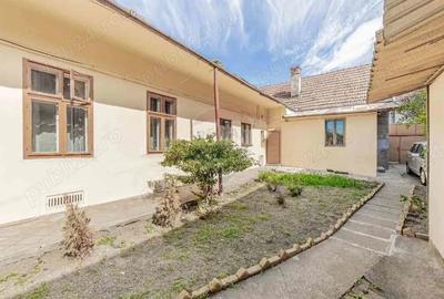 Casa de vanzare zona centrala - 1