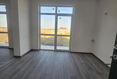 Casă cu 4 camere cu Teren 550 Mp în Central