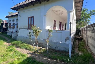 Casă cu 4 camere în Țepești - 1