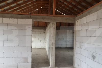 CASA LA ROSU CU TEREN - 7