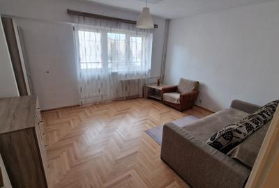 Garsonieră decomandată, mobilată în 13 Decembrie - 1