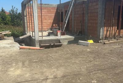 Casă cu 3 camere în Moara Grecilor