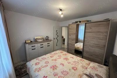 Vand apartament cu 3 camere in Barlad - 1