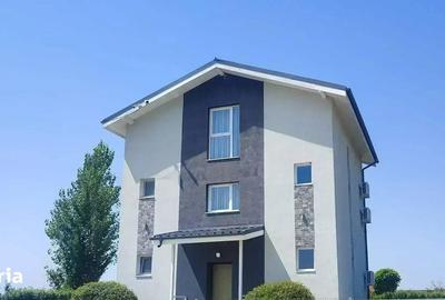 Casă cu 5 camere cu Teren 330 Mp în Central