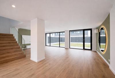 Casă cu 6 camere cu Canalizare în Sud-Vest