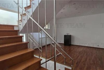 Casă cu 7 camere cu Teren 130 Mp în 1 Mai - 2