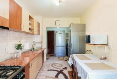 Apartament cu 4 camere decomandat în Crângași - 2