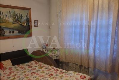 Apartament cu 3 camere semidecomandat în Central - 2