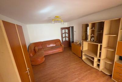 Apartament cu 2 camere decomandat, mobilat în Tractorul - 3
