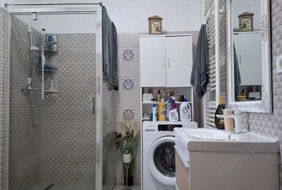 Casă cu 5 camere cu Teren 394 Mp în Moșnița Nouă