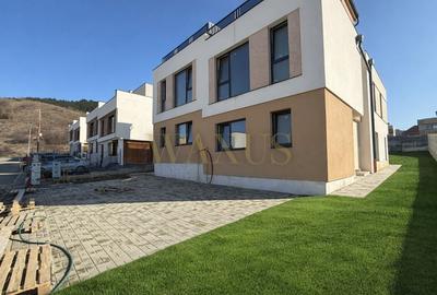 Duplex cu 4 camere cu Canalizare în Florești - 1