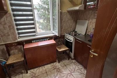 De vanzare 2 camere decomandate, zona Smirodava, mobilat si utilat. - 4
