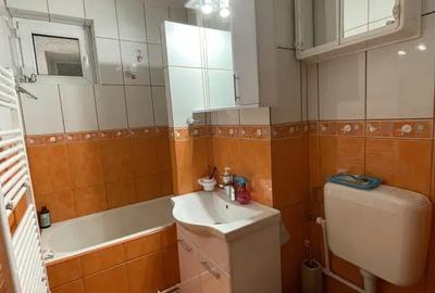 Apartament cu 2 camere decomandat în Micro 20 - 2