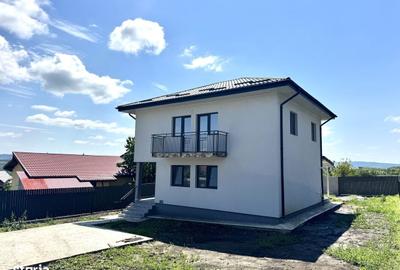 Casă cu 4 camere în Horpaz
