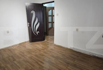 Apartament cu 2 camere semidecomandat, mobilat în Micro 14